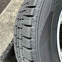 205/65R16 スタッドレスタイヤの画像