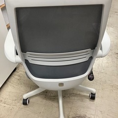 ロ2510-138 オフィスチェア 高さ調節可能 キズ 汚れありの画像