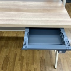 90分の無料軽トラック貸出サービス！KOKUYO 引き出し付ワークデスクの画像