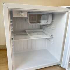 【中古、9ヵ月使用】ミニ冷蔵庫　46L製氷室付きの画像