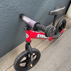 ストライダー 赤 の画像