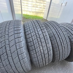16インチ　ナンカンスタッドレス　215/60R16 の画像