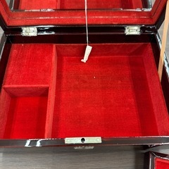 漆塗りジュエリーボックスの画像