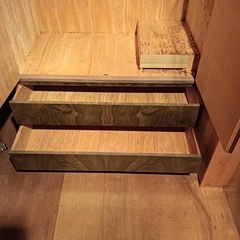 衣装掛け付きタンスの画像