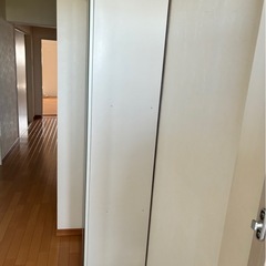 ミラー付き下駄箱の画像
