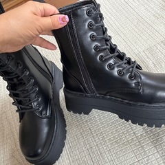 厚底ブーツの画像