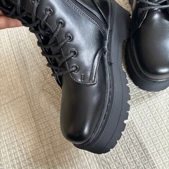 厚底ブーツの画像