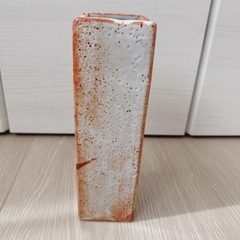 【志野焼き】佐藤 康元作 四角形の陶器花瓶の画像