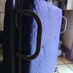 折り畳みベットの画像