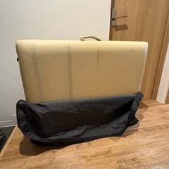 折りたたみマッサージベッドの画像