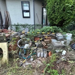 大量　レンガの画像