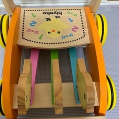 ひよこのカタカタ手押し車の画像