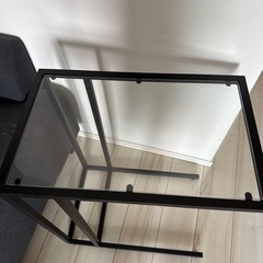 IKEA ガラスサイドテーブルの画像