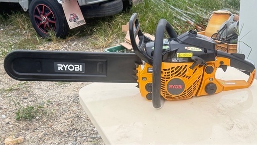 美品 京セラ(Kyocera) 旧リョービ エンジンチェンソー ESK-3740 4050000 【寒い冬でも軽い力でエンジンがスタート出来るKスタート採用】 有効切断長さ400mm エンジン排気量36.3ml エンジン絶好調