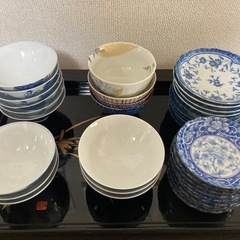 昭和レトロ　お茶碗×16　小皿×18 お盆　カゴの画像