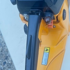 美品 京セラ(Kyocera) 旧リョービ エンジンチェンソー ESK-3740 4050000 【寒い冬でも軽い力でエンジンがスタート出来るKスタート採用】 有効切断長さ400mm エンジン排気量36.3ml エンジン絶好調 の画像