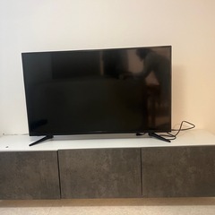 【4K液晶テレビ50Ｖ型】&【IKEAテレビボードBESTÅ ベストシリーズ-】※汚れありのためかなりお安く出品しておりますの画像