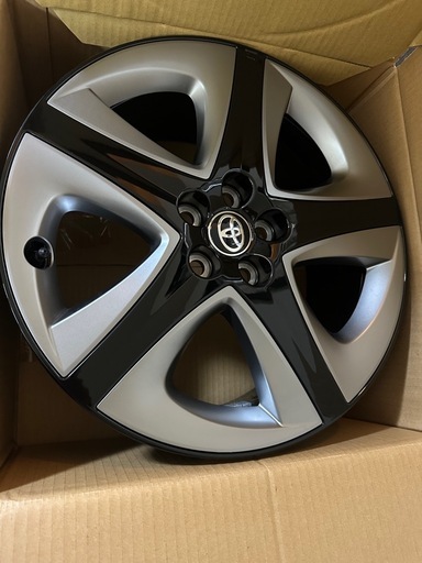 【未使用】プリウス50系後期純正ホイール4つ