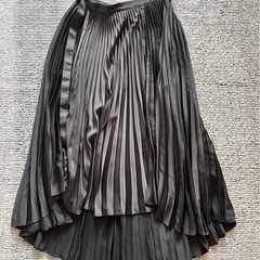 定価7990円UNIQLOジルサンダ－スカ－ト　グレーの画像