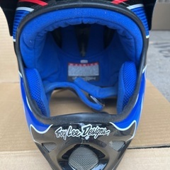 オフロードバイクヘルメットの画像
