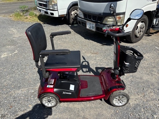 美品 電動車いす  老人介護用 便利 充電式 4車輪 中古品 
シニアカー HG-DWAC01S