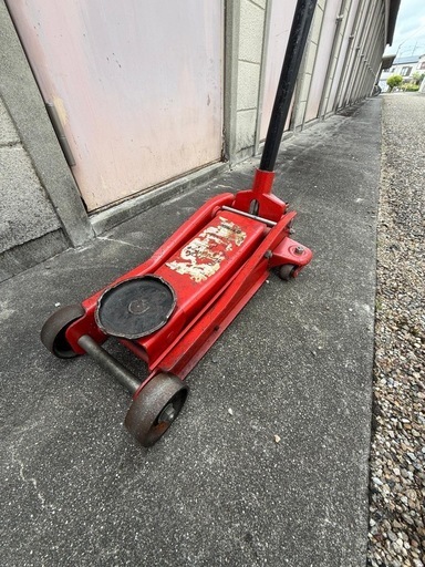 フロアジャッキ