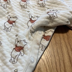 ディズニー クマのロンパース 70cm ユニクロ　キルトの画像