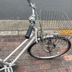 大人用自転車　27インチ　ライト付き、鍵付き、ギアなし　の画像