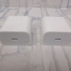 ( M-934 )Apple 20W USB-C ACアダプタ A2305 タイプC ２個 ケーブル１本 まとめて 中古 動作確認済みの画像