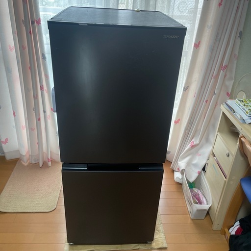 【ほぼ新品】シャープ　2022年式
冷蔵庫