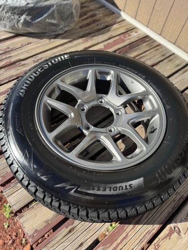 【受渡予定者確定】ジムニー　JB64 タイヤ&アルミ　BS BLIZZAK　DM-V3 2022年製  4本set