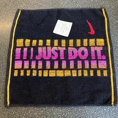 M2510-087 NIKE JUST DO IT ハンド フェイス タオル ブラック 未使用品 保管汚れ有り の画像