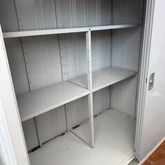 INABA イナバ物置 H2,050×W1,790×D950mm MBW17 収納スペース　庭などにの画像