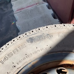145R12 タイヤホイールの画像