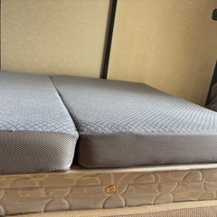 三つ折りマットレス（使用約1年）＋敷きマット まとめてお譲りしますの画像