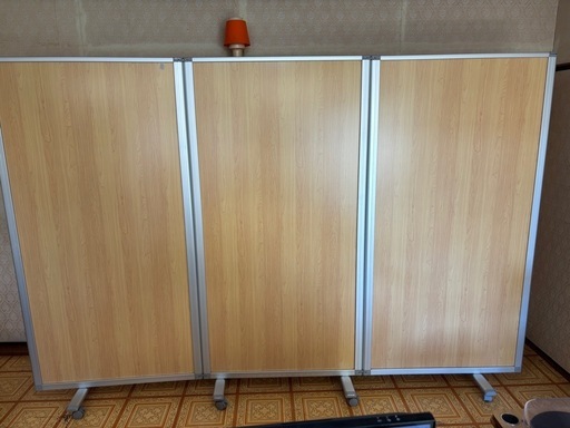 3連パーテーション 180cm×270cm 折りたたみ キャスター付き 三つ折り 間仕切り 軽量 自立式 事務所 オフィス