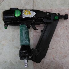 【中古】日立工機　50mm　フロア用釘打機　型番:NT50MF 【フライズ佐賀店】の画像