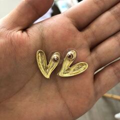 ハート　ピアス　ゴールド　可愛い　シンプル　着回し　お洒落　大人気　最安値の画像