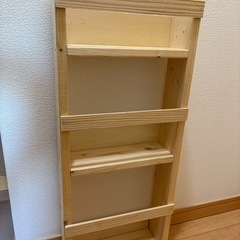木製　絵本棚　の画像