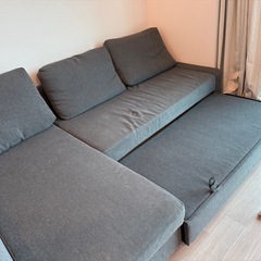 IKEAのFRIHETEN（フリーヘーテン）コーナーソファベッド（収納付き）の画像