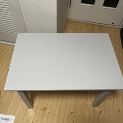 IKEA 
ローテーブルの画像
