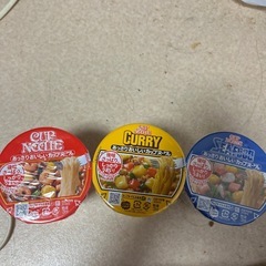 (受け渡し者決定済み！)お菓子やカップラーメン合計13点譲ります！の画像