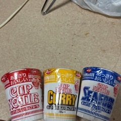 (受け渡し者決定済み！)お菓子やカップラーメン合計13点譲ります！の画像