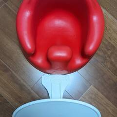 Bumbo バンボ レッド 机つきの画像