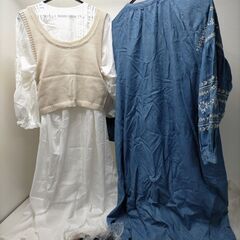 【新品未使用】洋服まとめ売り 　シャツワンピース　デニム調M　白F　洋服まとめ売り　レディース服 5点セット サイズ M　シャツワンピース　黒　白　ワンピース ニットベスト シャツワンピ カジュアル ナチュラルコーデ　サンダル 春夏秋コーデ　251006-7Yの画像