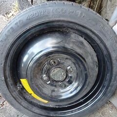軽自動車のスペアタイヤ。の画像