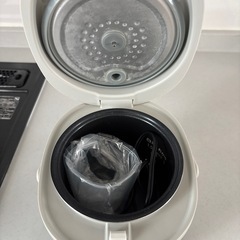 炊飯器の画像