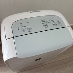 除湿機シャープ型番CV-P71-W2024年製の画像