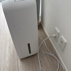 除湿機シャープ型番CV-P71-W2024年製の画像