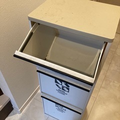 縦型分別用ゴミ箱の画像
